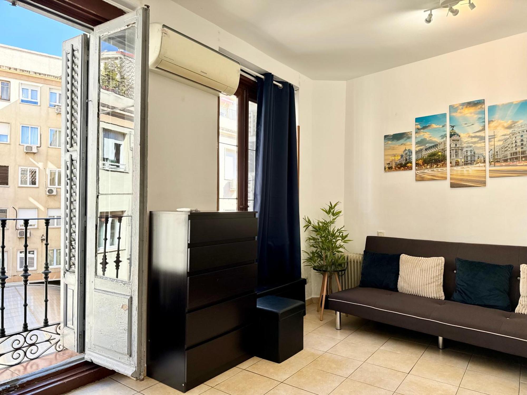 Charm 2bd Private Flat - Center